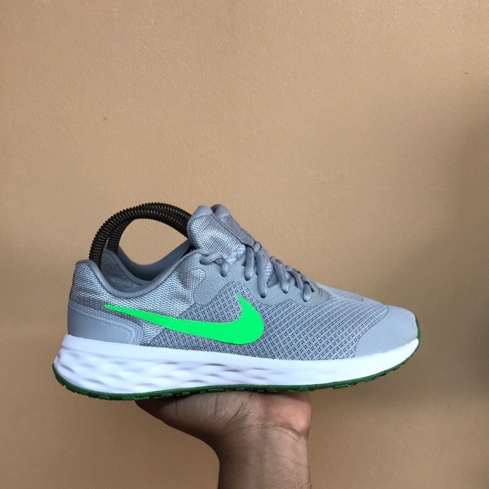 Nike Revolution 6 “Light Smoke Grey Green Strike”